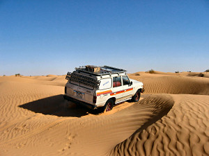 Wstentauglich - Saharatouren mit Gelndewagen oder Motorrder  Foto065 - in Richtung Ksar Ghilane......